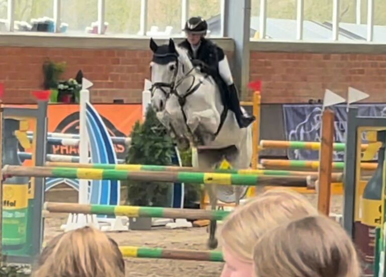 Toller Saisonstart für Mia Sandmann